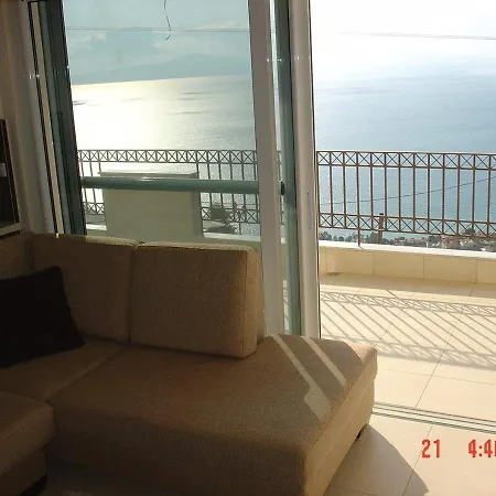 Amazing 2-bed In Spectacular With Stunning Sea Views *